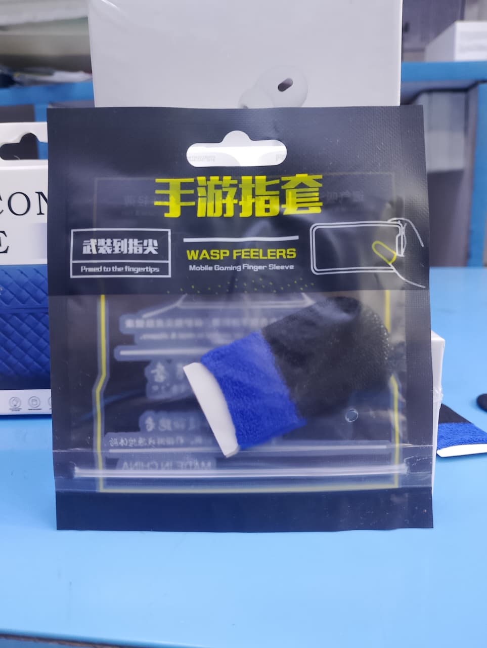 5 in 1 OFFER  AIRPODS PRO2 + SILICON CASE + PUBG GLOVES + SUCTION PAD + AIRPODS GRIP DORI